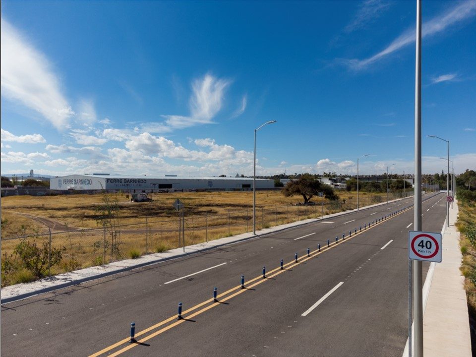 VENTA Terreno de uso Mixto 18,500 mts.   Av. Paseo de la República, Col. El Salitre, Querétaro, Qro.