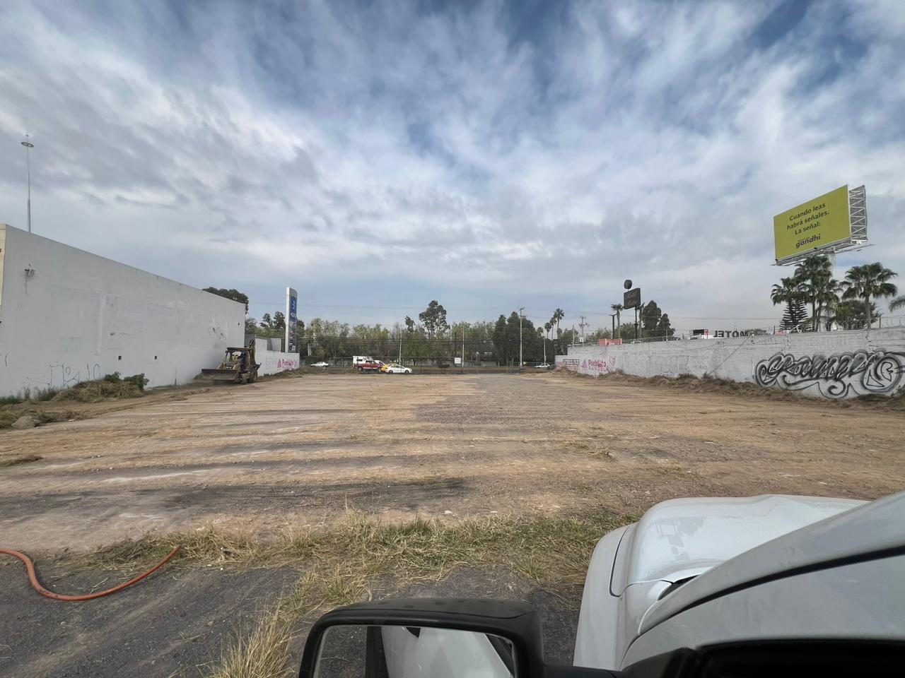 TERRENO COMERCIAL Y DE SERVICIOS 8773 MTS. AV. CONSTITUYENTES.