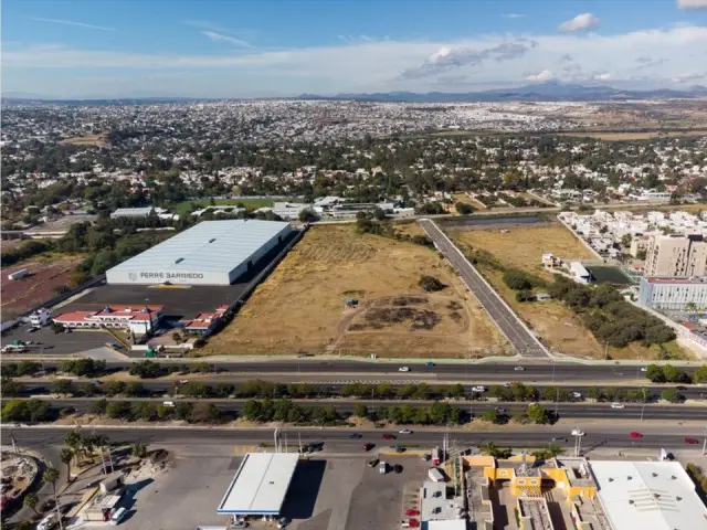 Venta Av. Paseo de la República. Uso  Mixto 24,420m2