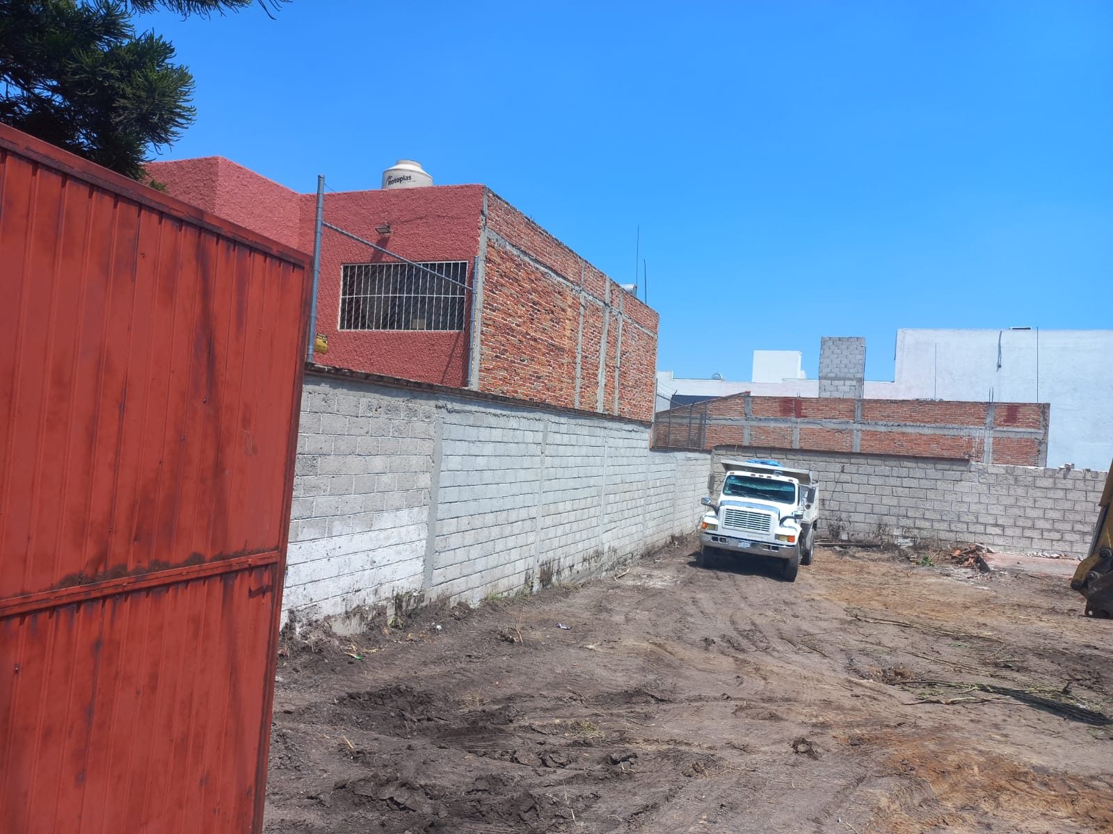 Terreno Comercial en Tejeda, sobre Av. Amsterdam. 900 mts