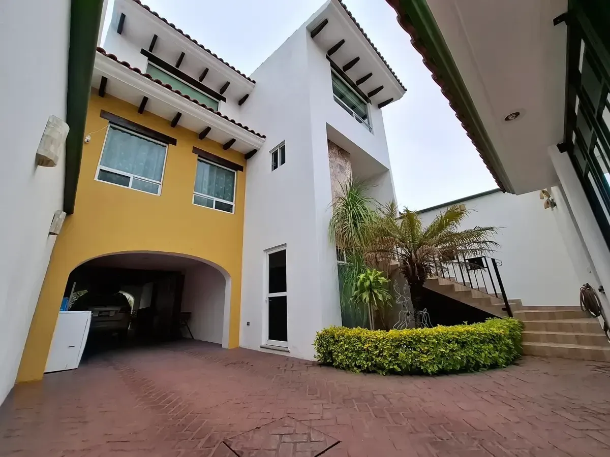 Casa amueblada con loft, 2 oficinas y roof garden en Milenio III